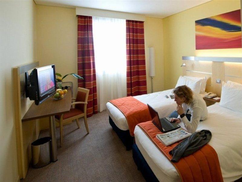 Bes Hotel Bergamo Ovest Mozzo Esterno foto