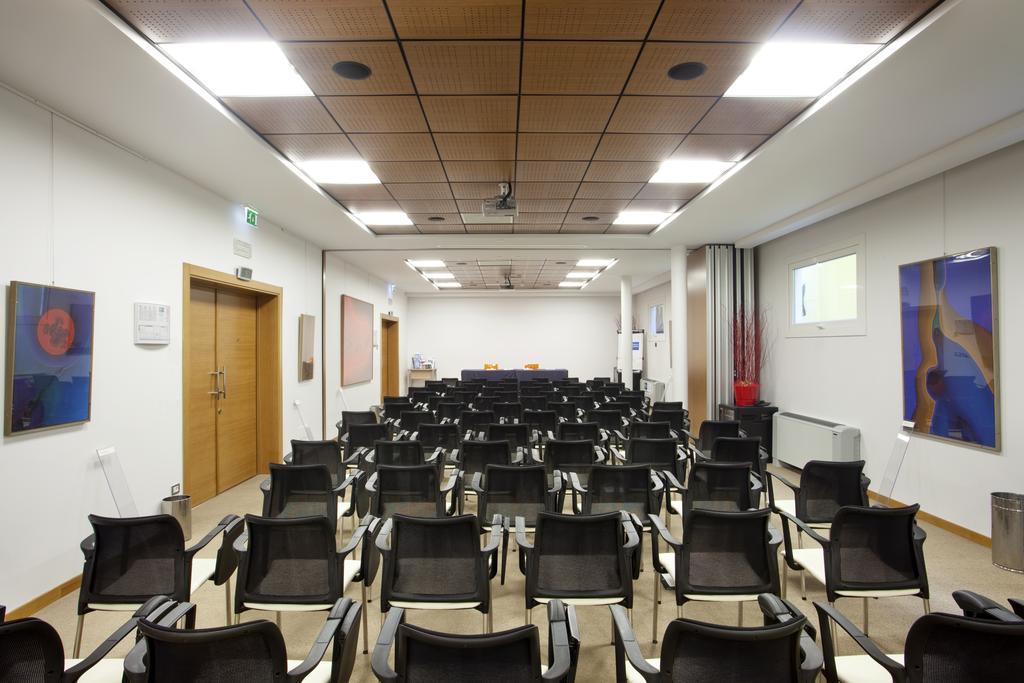 Bes Hotel Bergamo Ovest Mozzo Servizi foto