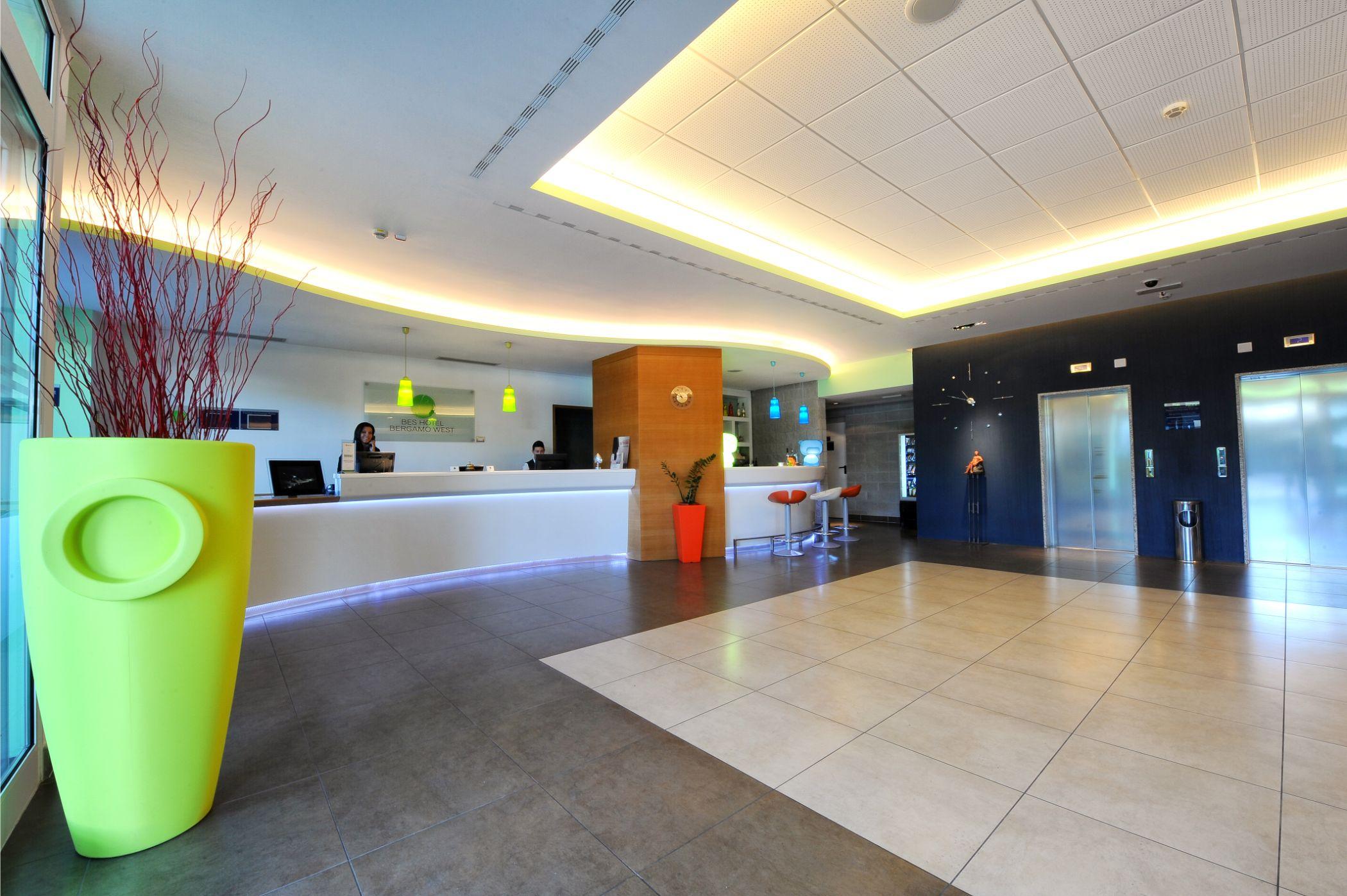 Bes Hotel Bergamo Ovest Mozzo Esterno foto