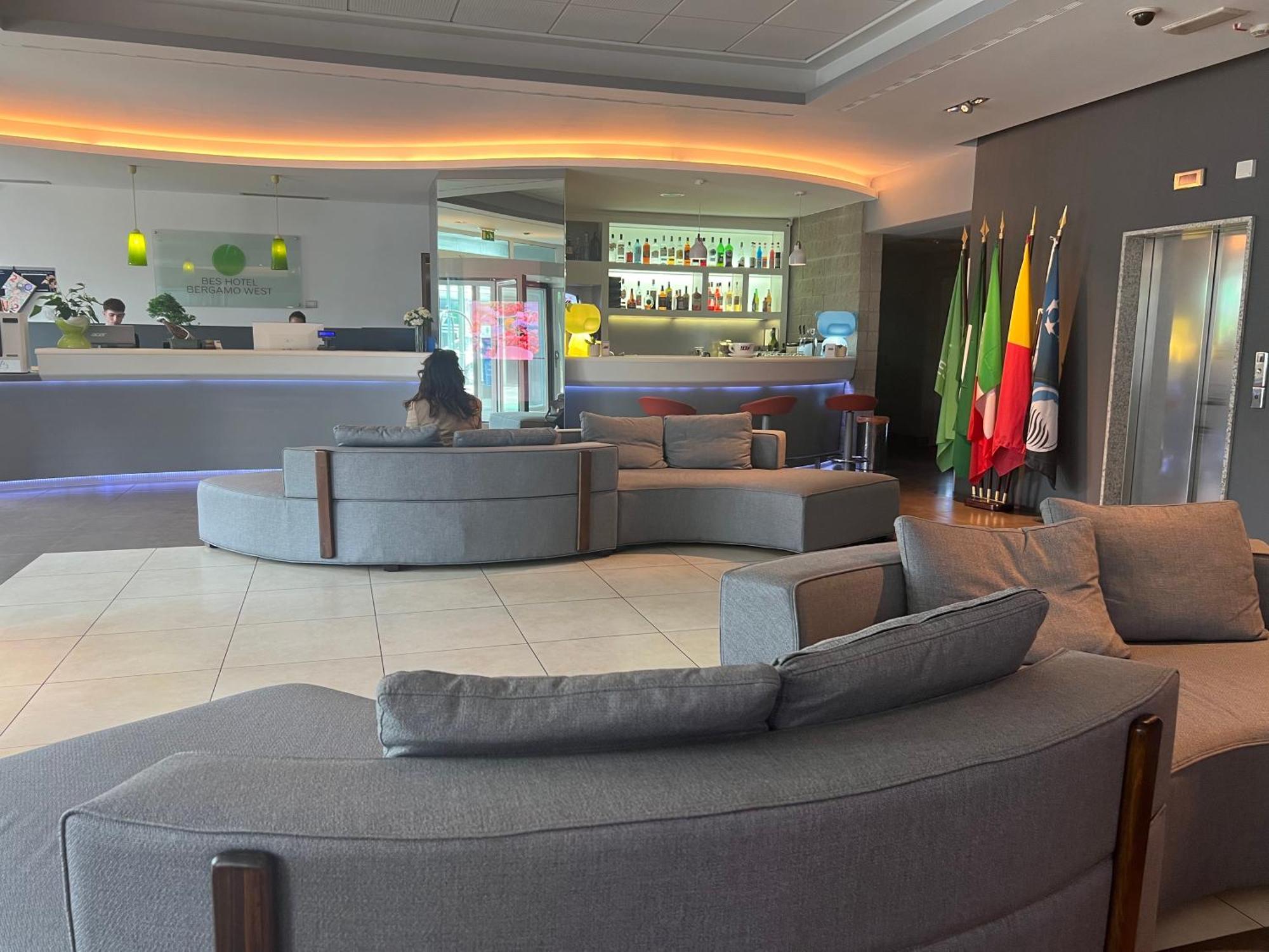 Bes Hotel Bergamo Ovest Mozzo Esterno foto
