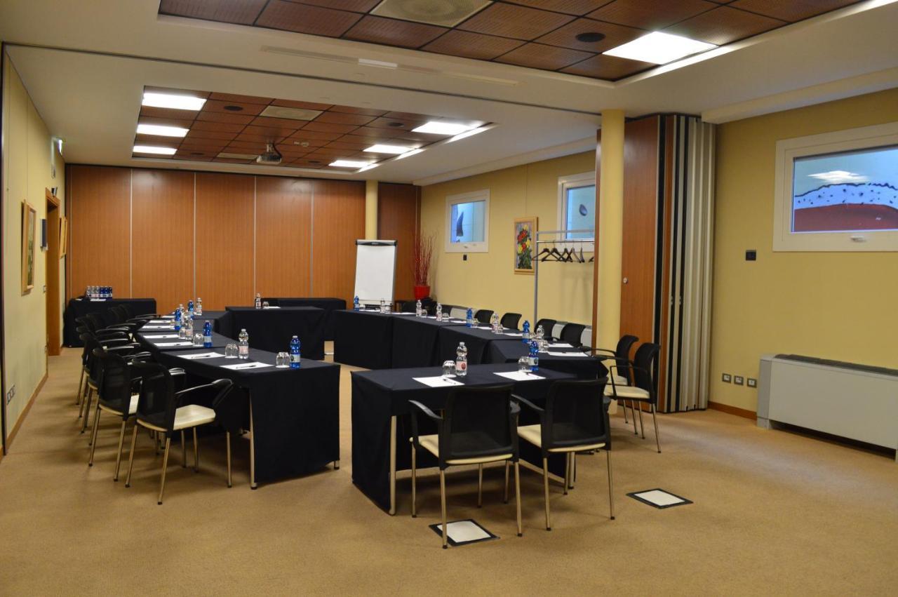 Bes Hotel Bergamo Ovest Mozzo Esterno foto